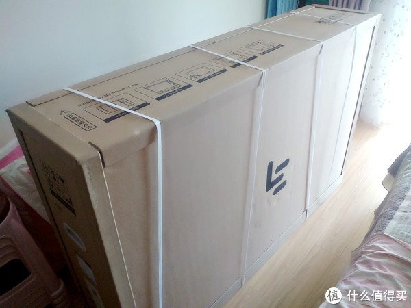 乐视超4 X55 Curved 外包装