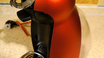 厨神的厨房 篇一：DOLCE GUSTO 雀巢花式胶囊咖啡机 开箱以及首次使用流程演示
