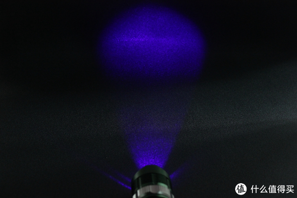 琥珀利器:紫光灯之 365nm & 395nm 波长对比