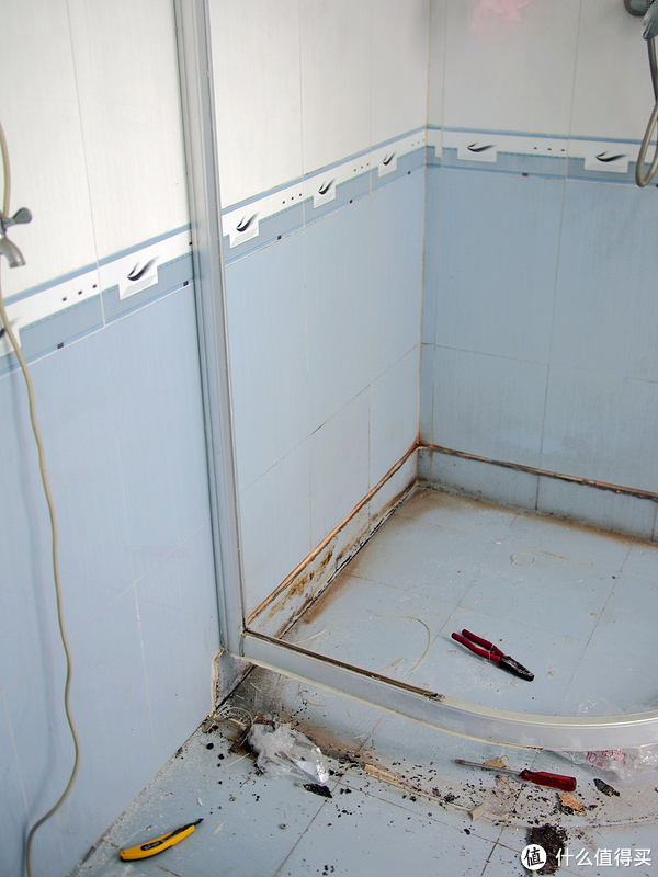 婚房diy装修 — 旧淋浴房拆除及 莱博顿 淋浴房选购安装