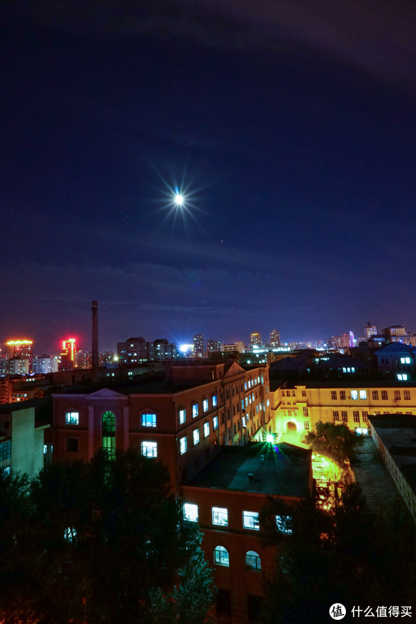 ▲ 焦距:35mm　 光圈:f/22.0　 ISO感光度:2000　 曝光时间:1S