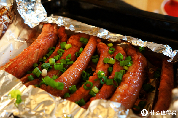 烤箱最简单的菜式之一:肉食动物的恩物——锡纸烤排骨