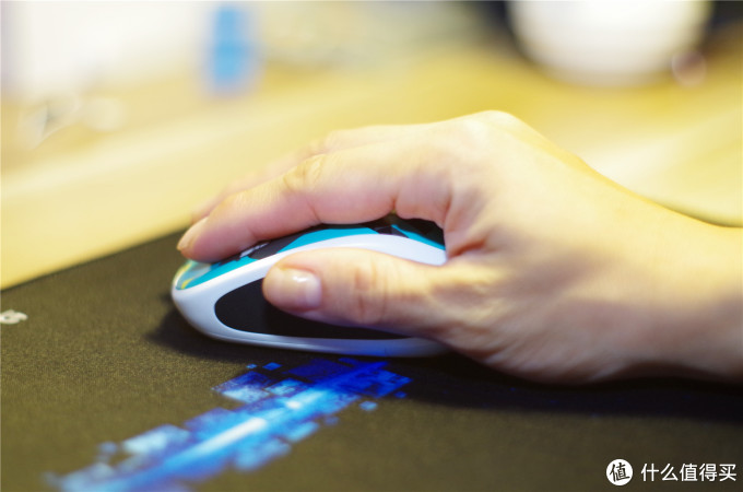 小手妹子的掌中宠物:logitech 罗技m238-v2无线鼠标使用评测