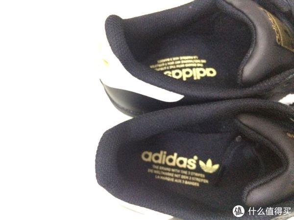 嘿嘿连鞋垫儿上也是金标