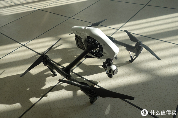 我以为就是个风筝:dji 大疆 inspire 1悟 可变形无人机