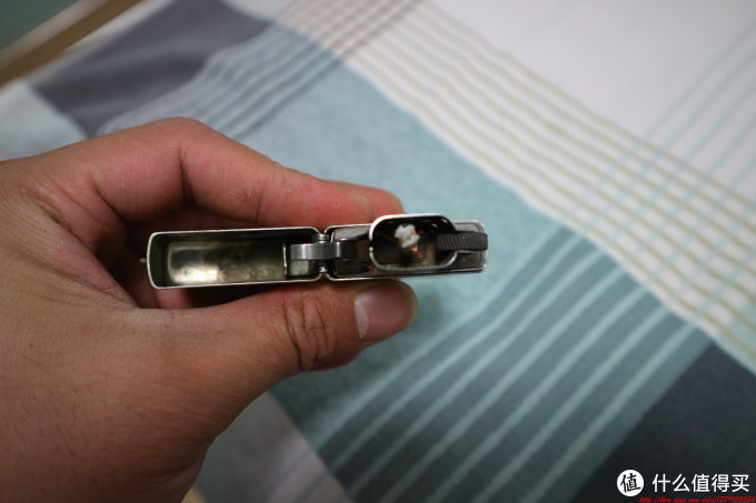 杰瑞先生介绍一下zippo打火机换棉芯的详细教程