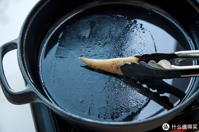 附上铸铁锅开锅及保养方法: