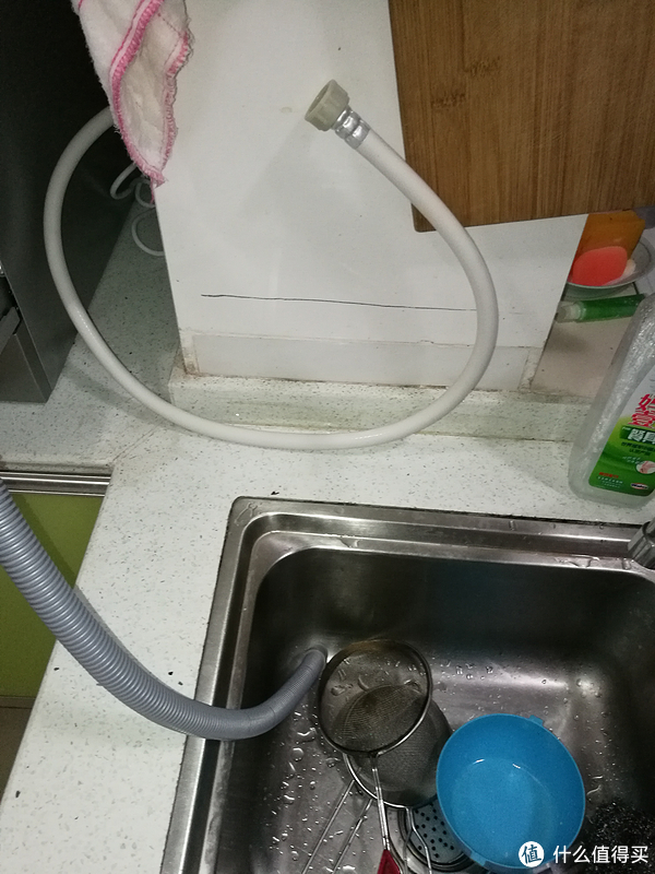 排水就是随便甩到洗碗槽中