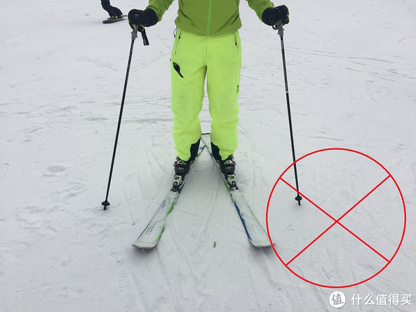 全民滑雪迎接2022冬奥会——双板滑雪者老纪带你5分钟掌握减速转弯