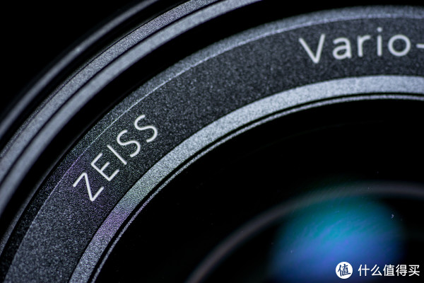 ▲ 焦距:90mm　 光圈:f/2.8　 ISO感光度:800　 曝光时间:1/100