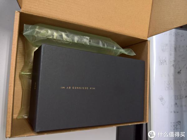 打开包装（好吧，因为当面交易，膜已拆，伪开箱）