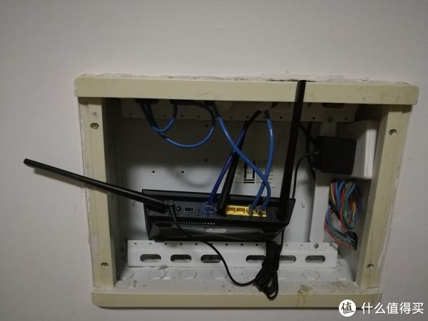 面壁思过，腿伸出来！