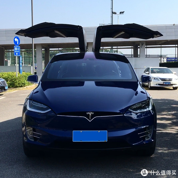 model x 体验 鹰翼门