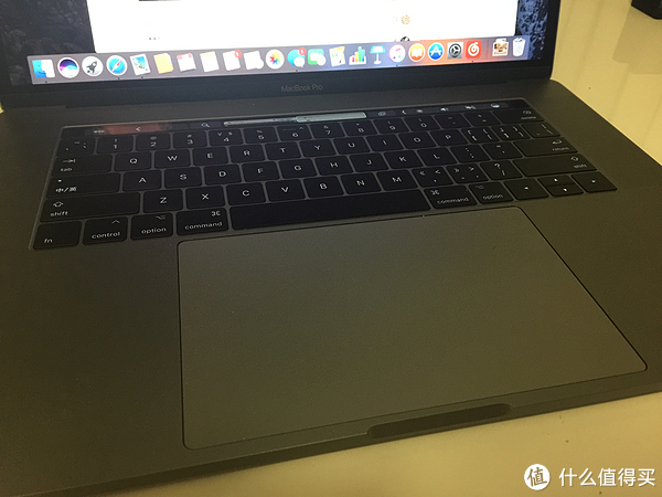 apple 苹果 macbook pro 15.4英寸笔记本电脑 2016年款 乞丐版 开箱!