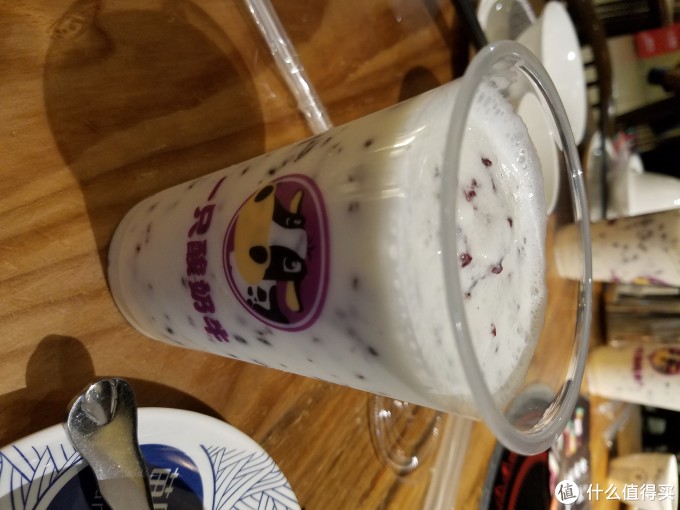 加冰的酸奶紫米露,酸甜度不高,稠度适中,紫米伴着酸奶口感好