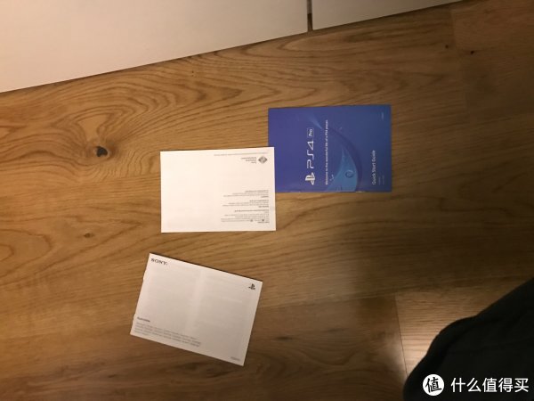 还有几本说明书，操作手册，无中文。