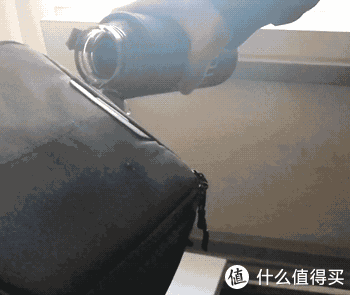 外部采用防泼水的古池布