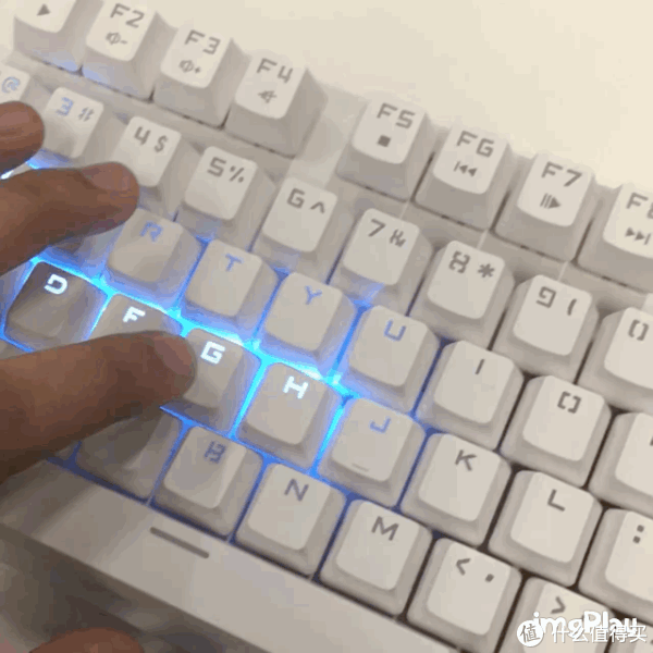 根据和之前 用过的机械硬盘的对比总体来说键盘感觉还是相当不错的