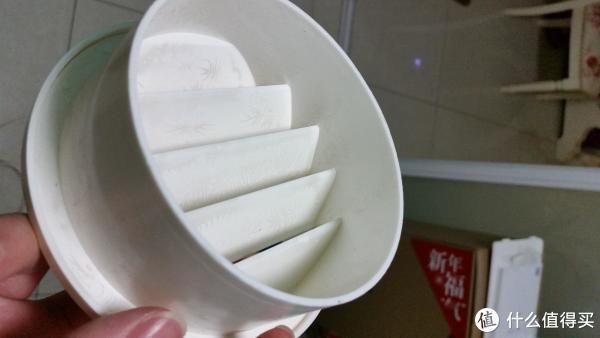 窗外进风口背面