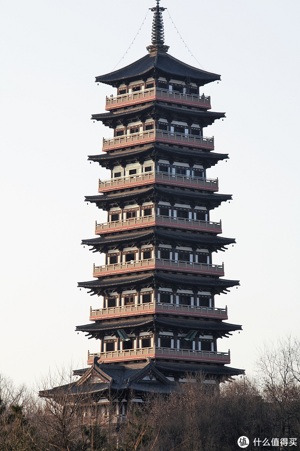 景区外面还有大明寺(应该是吧),从景区里面拍了一张比较全的佛塔,不知