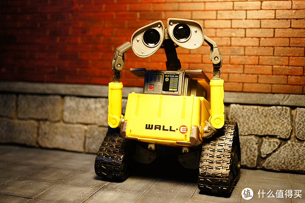 迪士尼周边小玩意 篇二:机器人总动员 wall·e瓦力