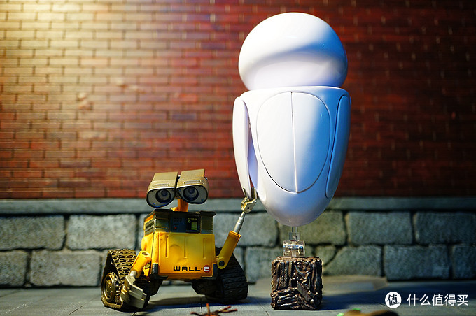 迪士尼周边小玩意 篇二:机器人总动员 wall·e瓦力