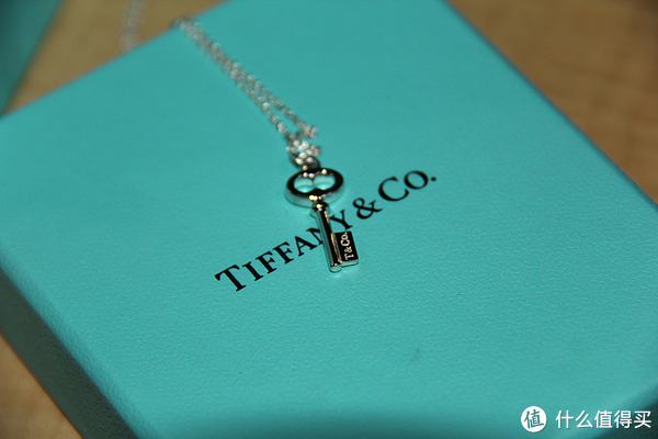 94刀. t&co. key pendant,小小的,很可爱. tiffany keys t&co.