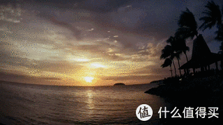 除了在一日游里涂滩的夕阳,我们还跑到了 丹绒亚路海滩看夕阳,这里