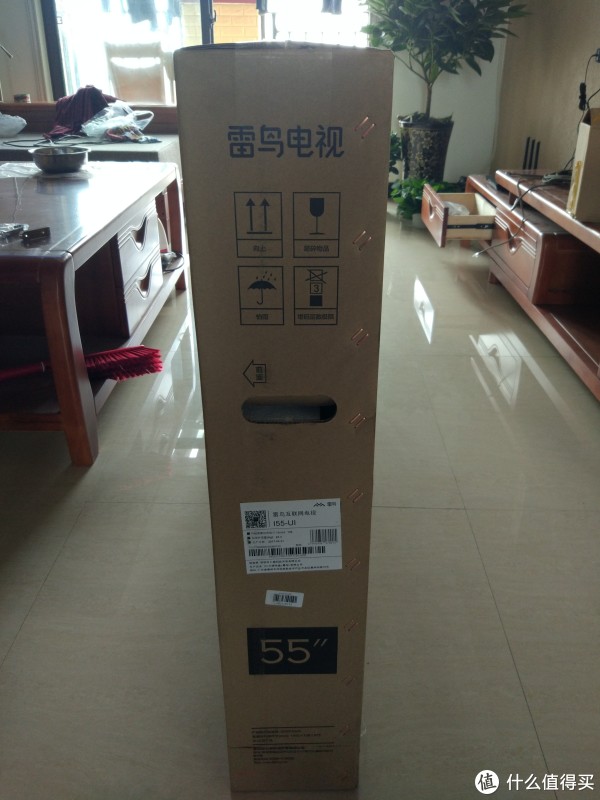 开箱侧面，依然简单