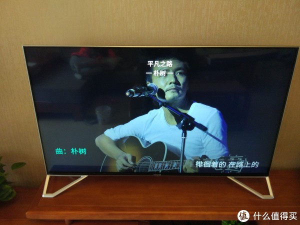 支持关屏听音乐，还可以蓝牙播放