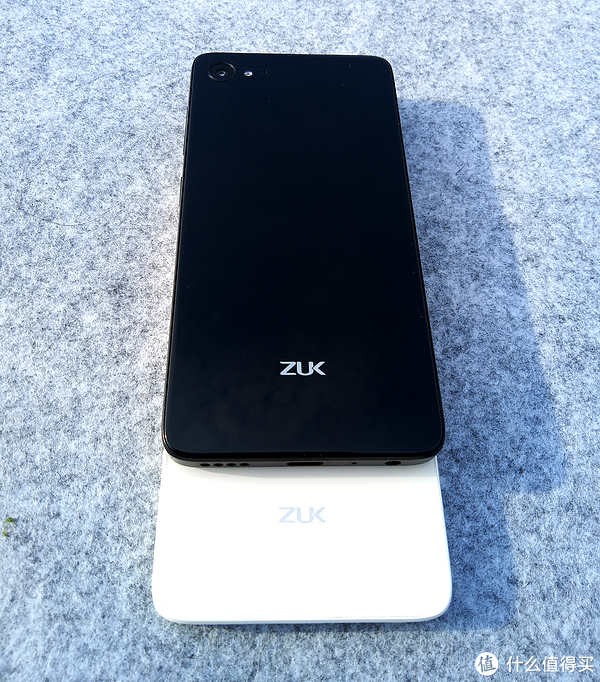 玩手机最重要的就是开心 篇一:小屏超旗舰 — lenovo 联想 zuk z2