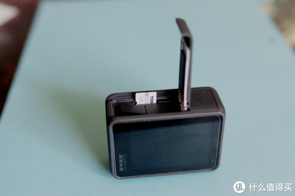 Gopro插入Exceria Pro M401