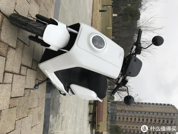 这是附近一个沿河的地方照的
