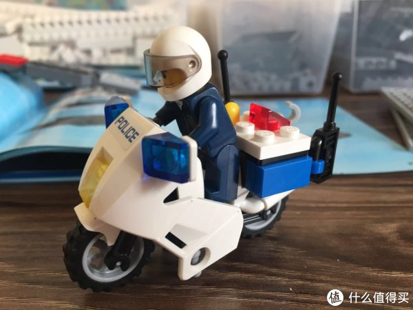 乐高 城市系列 60047 警察总局外观展示(直升机