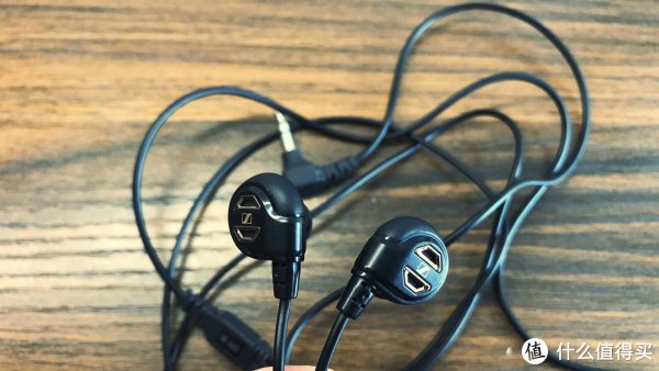 耳机用的是: sennheiser 森海塞尔 ie60 入耳式动圈耳机