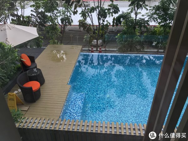 二小姐家公寓泳池,老婆唯一此行没有临幸的泳池。 二小姐家公寓泳池,老婆唯一此行没有临幸的泳池。