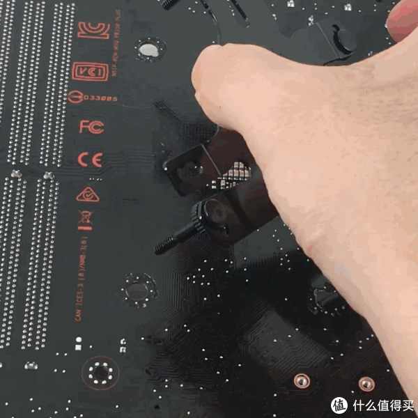 值客原创 电脑数码 文章详情  涂抹硅脂,五点涂抹法,涂抹后切记用卡片