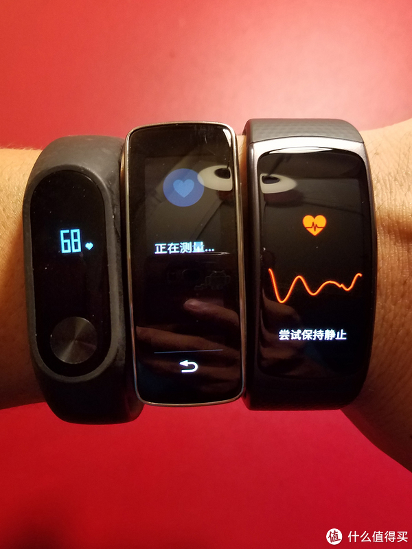 samsung三星gearfit2智能手环开箱和简单比较