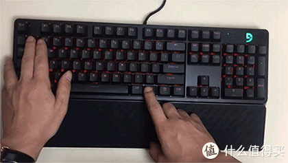 键盘 fühlen/富勒键盘 文章详情通过驱动可以调节每个按键的灯光色彩