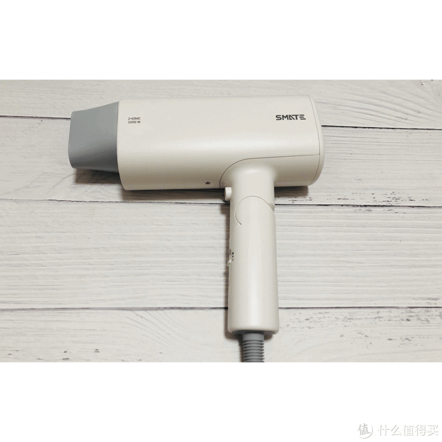 (2)采用直流电机,转速每分钟约23000转,工作寿命250小时以上.