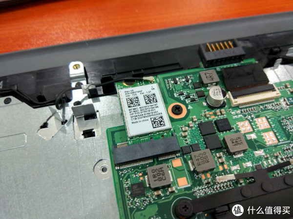 笔记本电脑内存条怎么拆_笔记本拆完内存硬盘花屏_显卡内存和电脑内存