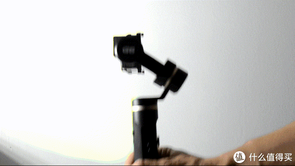 拯救手抖党的利器飞宇g6运动相机稳定器