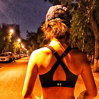 保護一下，運動一夏——安德瑪UA Vanish拉鏈高強度運動內衣評測
