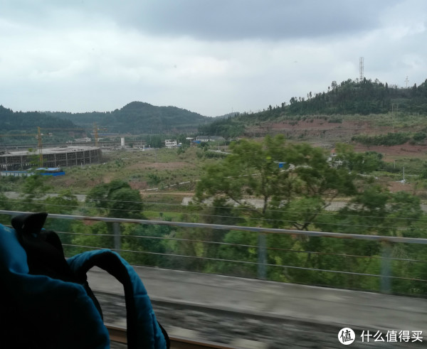 火车窗外风景