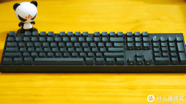 出厂自带pbt双色侧刻键帽的rgb键盘酷冷至尊coolermasterck372rgb茶轴