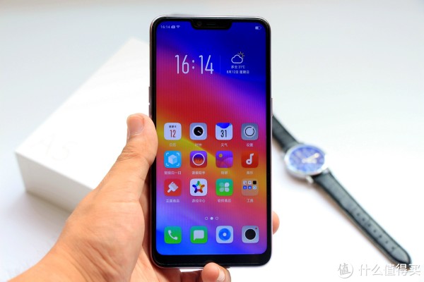 在配置为王的手机圈里,走颜值路线的oppo a5 手机能否