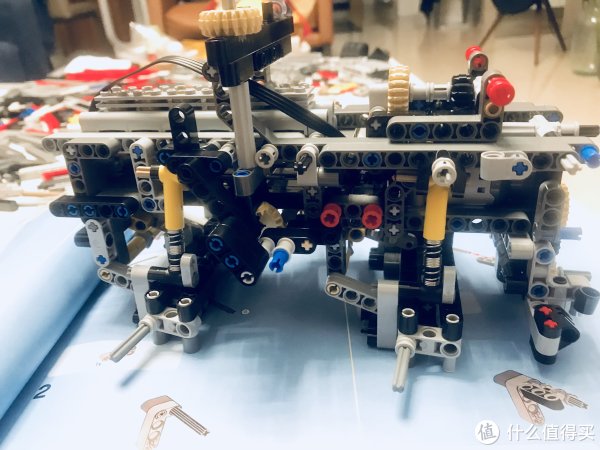 乐高科技42043奔驰卡车开箱拼装乐高21303机器人瓦力晒单