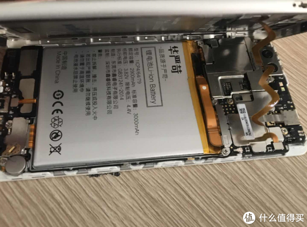 手机数码 篇一:华为p9更换电池教程
