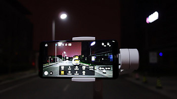 用手机拍视频还需要一款给力的辅助设备：ZHIYUN SMOOTH 4 稳定器