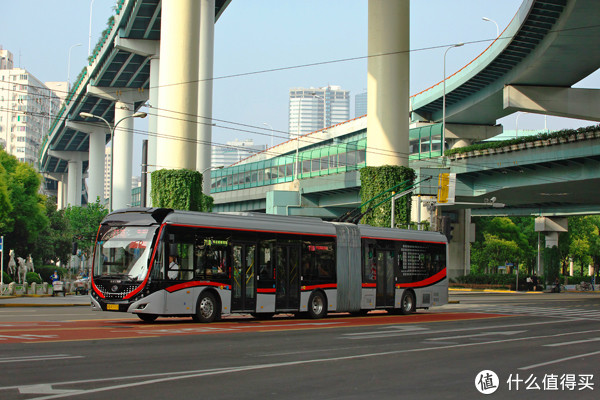 跟着71路中运量公交游魔都